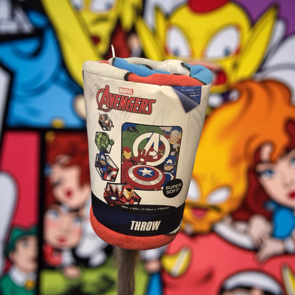 Marvel Avengers 46"x60" Throw Blanket White